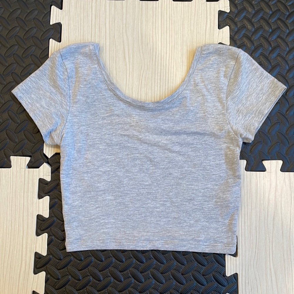 Atmosphere Crop Top color grey size 4